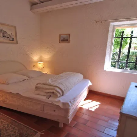 Vakantiehuis Maison T4 - 6 Pers - Climatisation - Jardin By Interhome *